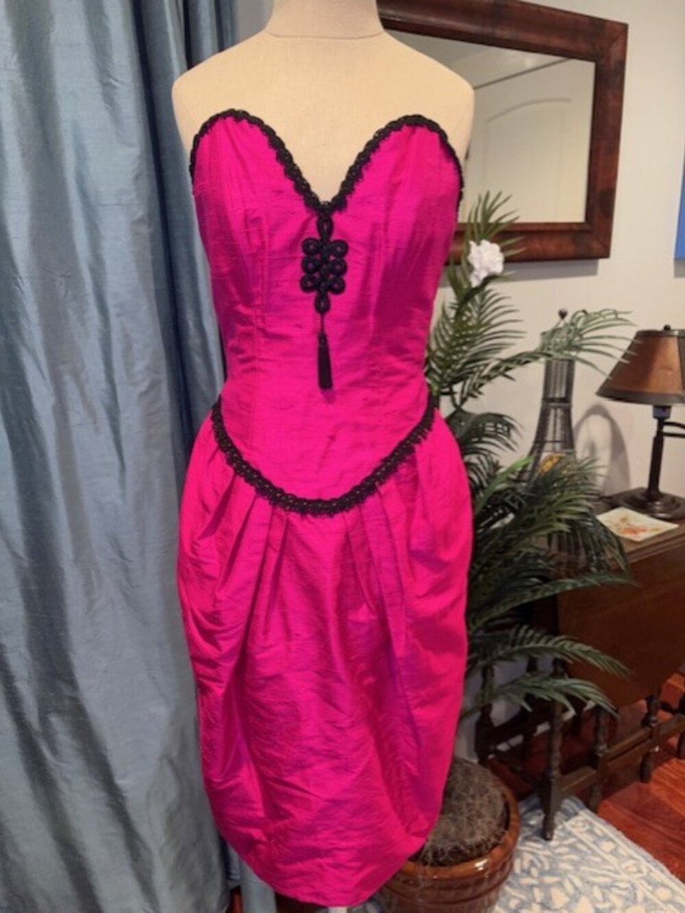 VICTOR COSTA Vintage 70s Party DRESS Hot Pink Black 100% Silk Soutache Detail